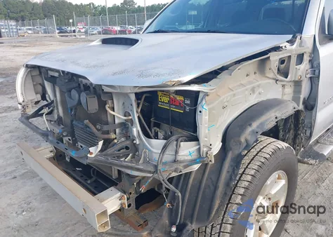 2006 Toyota Tacoma Prerunner V6 from USA, damaged, VIN 3TMJU62N06M022476